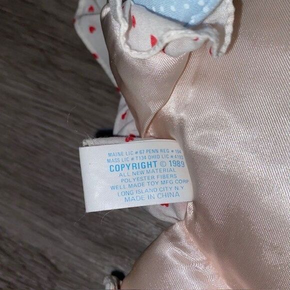 Vintage Well Made Toys Bear Heart Shape Plush Pillow Satin Pink Arms Legs 1989 - Picture 5 of 5